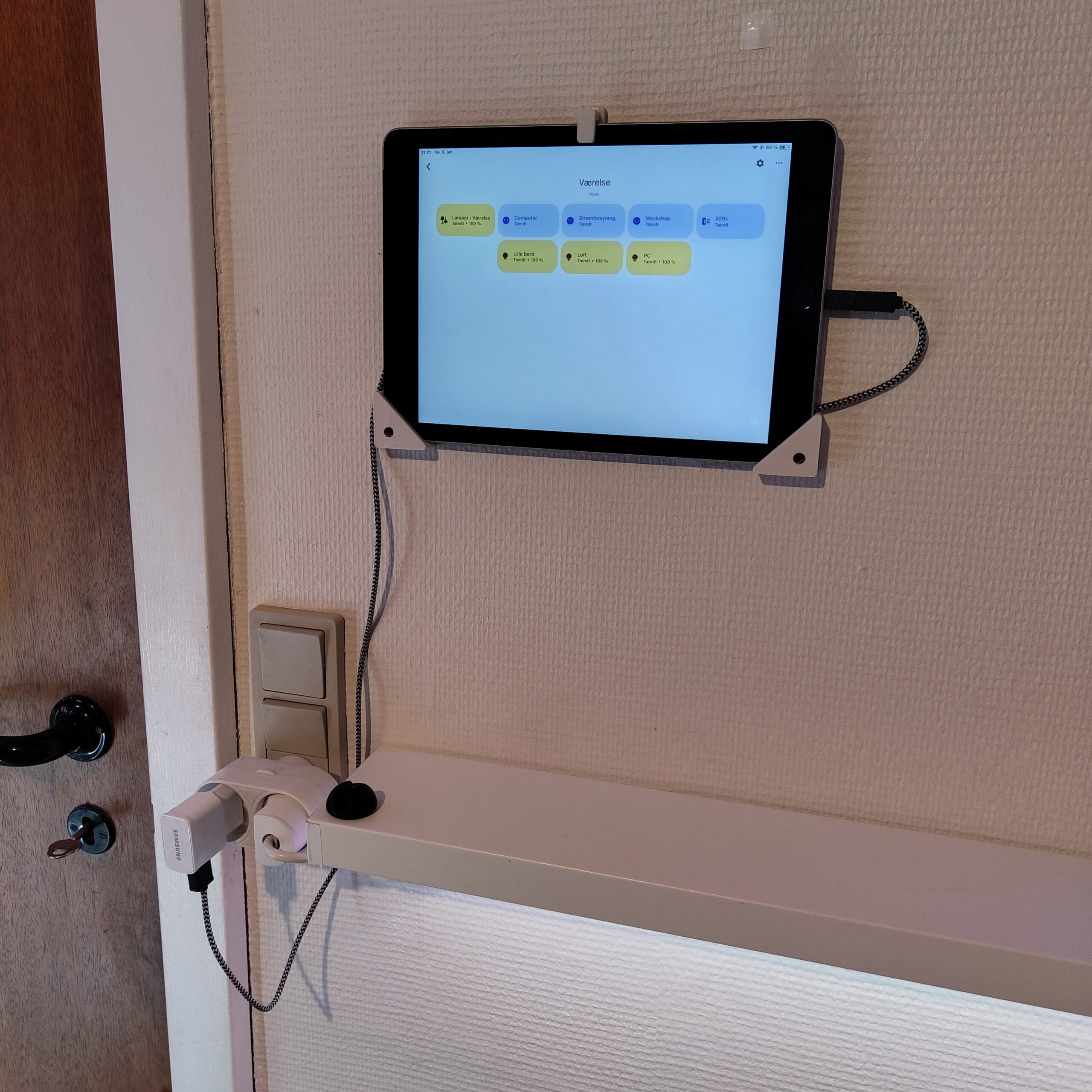 Wall mounted iPad DIY Smart Home Hub Display